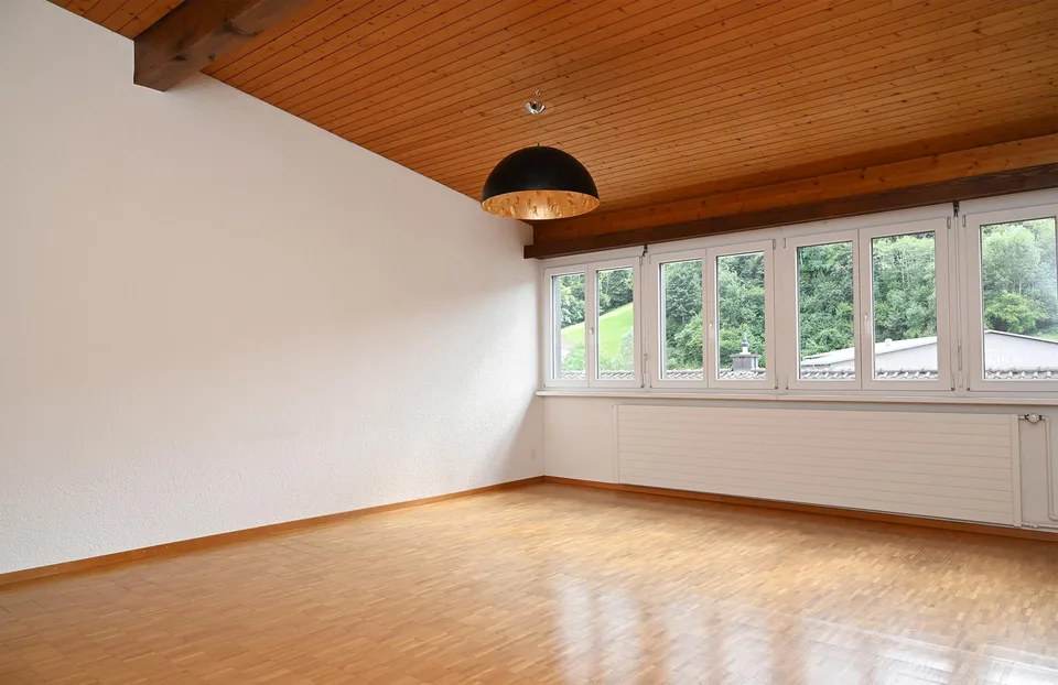 Einmalige 4,5 Zimmer-Dachwohnung mit Dachterrasse
