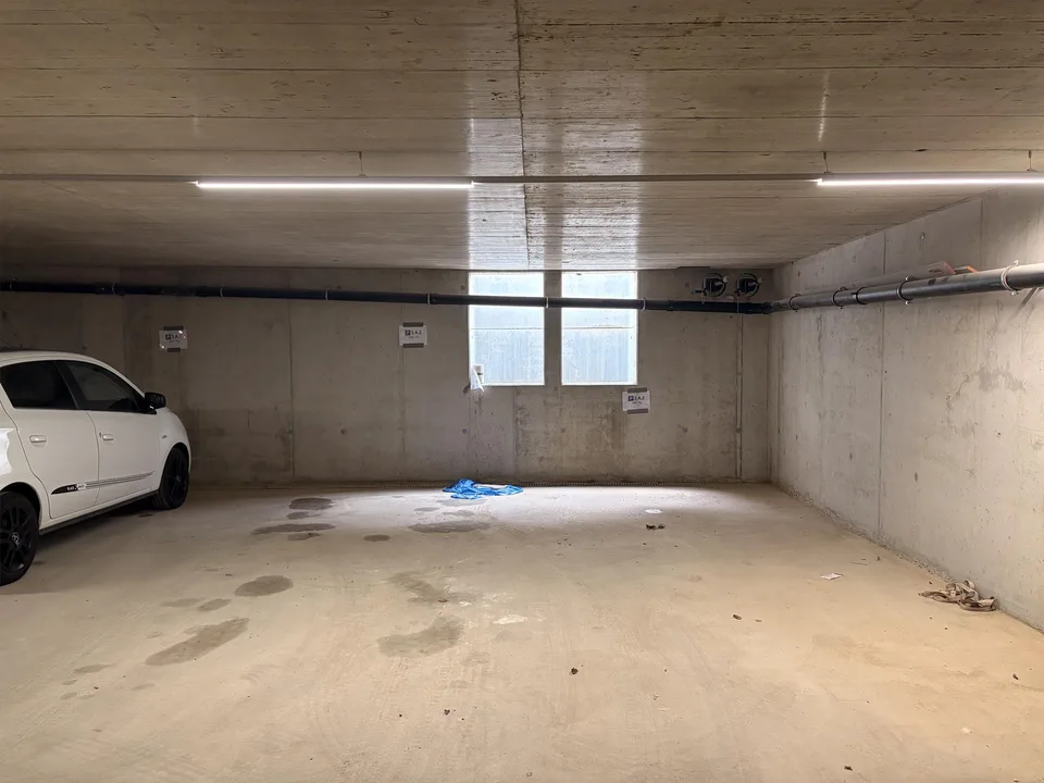 Einstellhallenplätze in Tiefgarage Huttwil zu vermieten