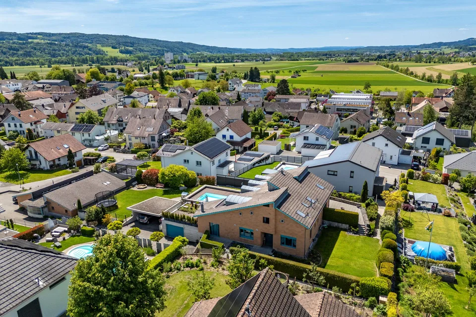 Wohnen mit Pool, Säntisblick und viel Privatsphäre