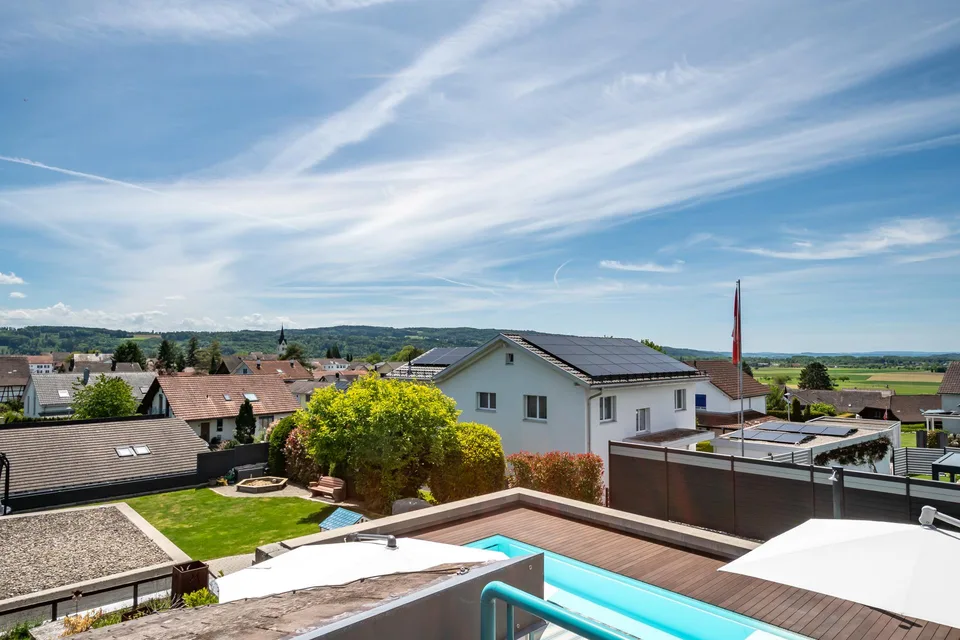 Wohnen mit Pool, Säntisblick und viel Privatsphäre
