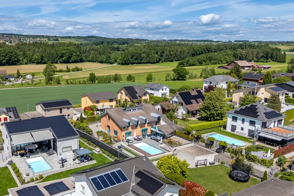 Wohnen mit Pool, Säntisblick und viel Privatsphäre
