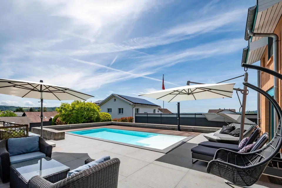 Wohnen mit Pool, Säntisblick und viel Privatsphäre