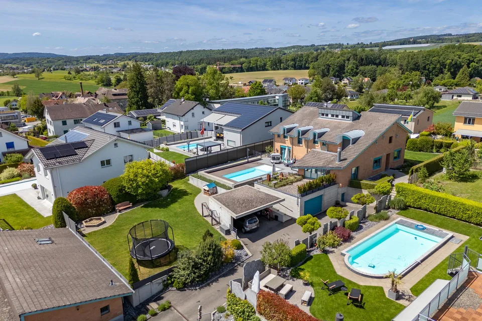 Wohnen mit Pool, Säntisblick und viel Privatsphäre