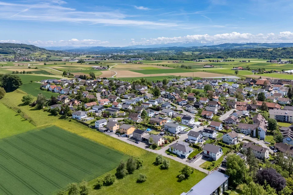 Wohnen mit Pool, Säntisblick und viel Privatsphäre