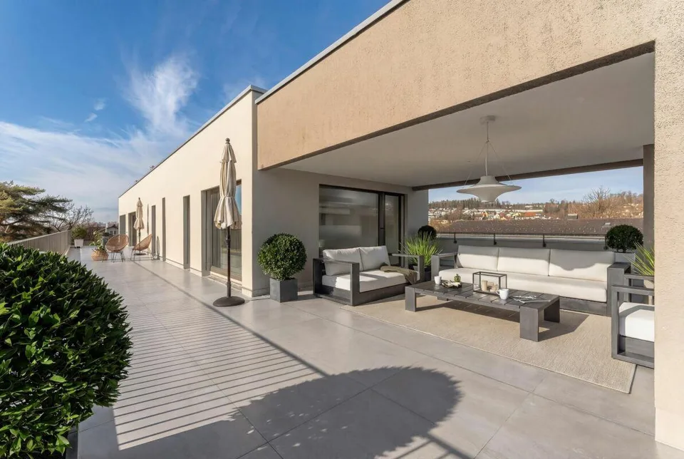 Topmoderne Attikawohnung mit Traumterrasse