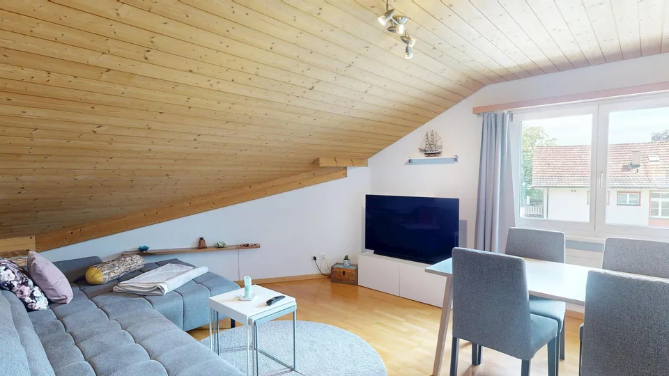 Grosszügiges Einfamilienhaus mit Einliegerwohnung und Büroräumlichk...