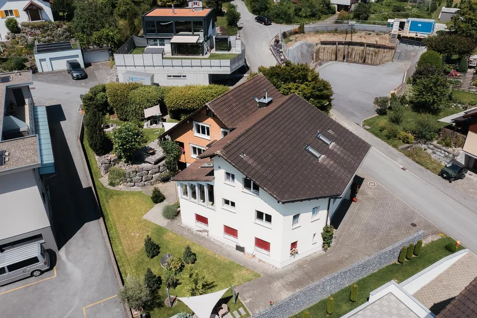 Grosszügiges Einfamilienhaus mit Einliegerwohnung und Büroräumlichk...
