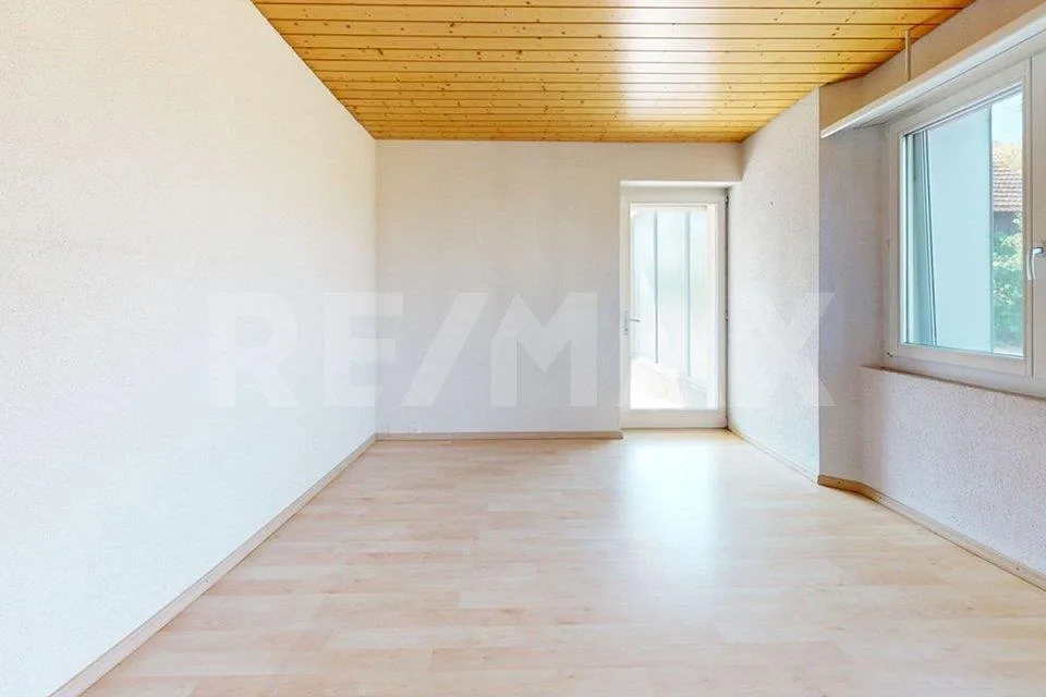 Freistehendes Haus mit Zwei Wohneinheiten