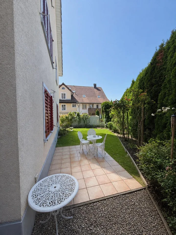 Traumhafte 3.5-Zimmer-Gartenwohnung mit privater Oase & Studio