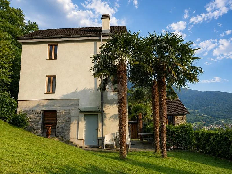 TRANQUILLA E SOLEGGIATA CON VISTA