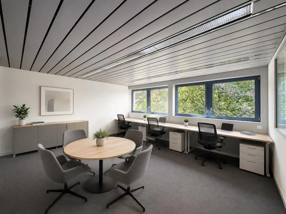 VIELSEITIG NUTZBARE GEWERBERÄUME: BÜRO, HOBBY UND LAGER IN MUOLEN