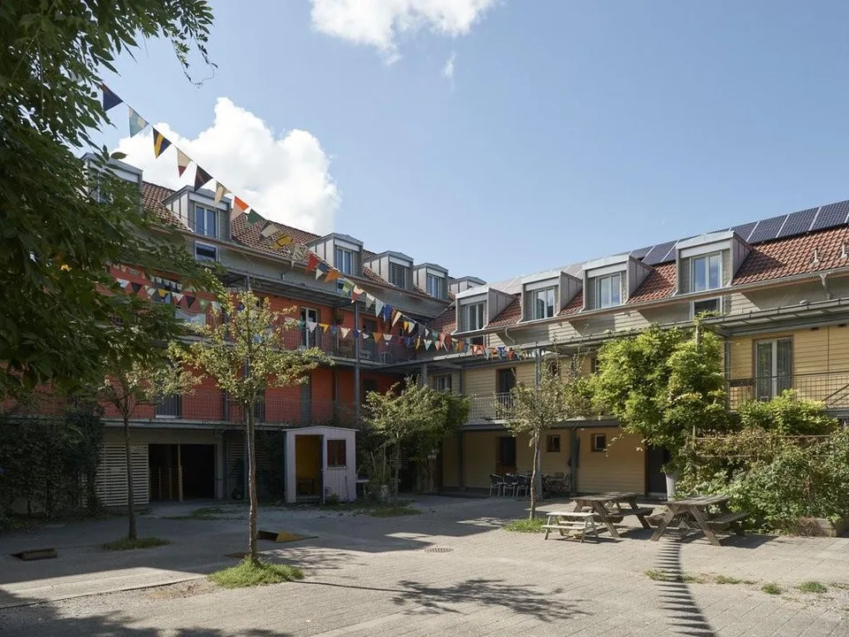 Tolle und grosszügige 2.5-Zimmerwohnung in Mittelhäusern!