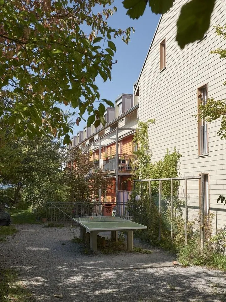 Tolle und grosszügige 2.5-Zimmerwohnung in Mittelhäusern!