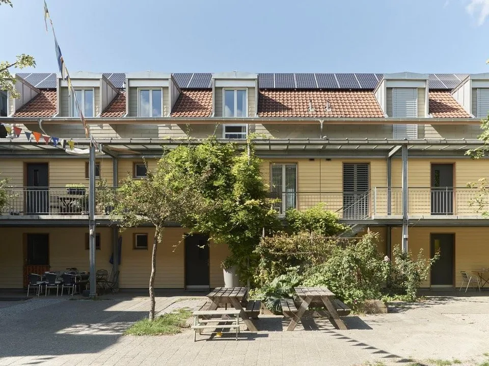 Tolle und grosszügige 2.5-Zimmerwohnung in Mittelhäusern!