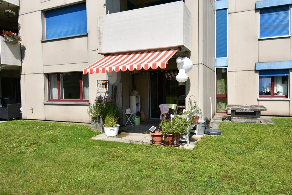 Moderne Familienwohnung mit Gartensitzplatz