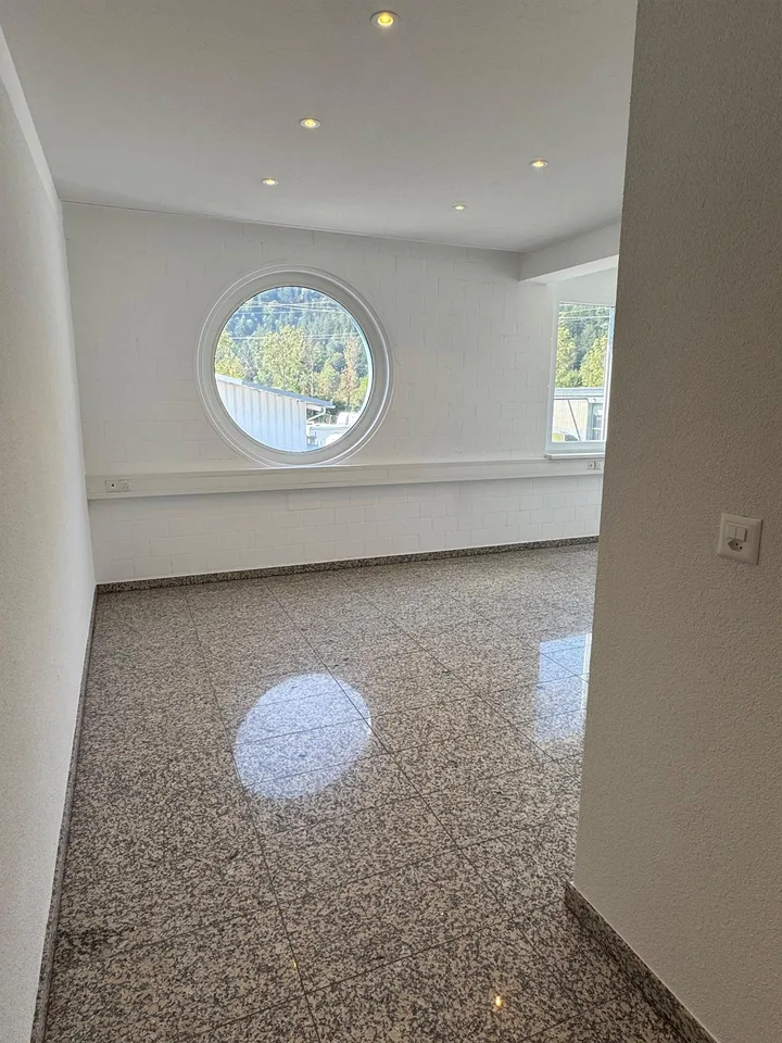 Erstbezug nach Komplettsanierung – hochwertige 3.5-Zimmer-Wohnung