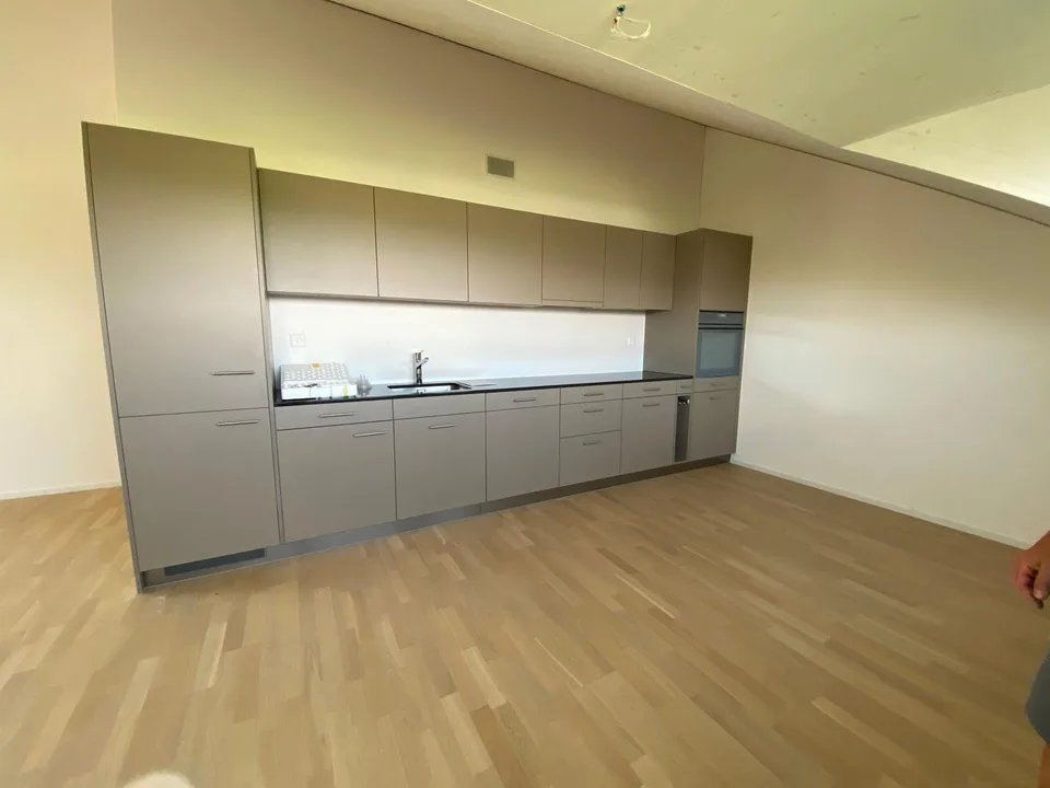 Wow, 3.5 Z-Wohnung mit grossem Balkon