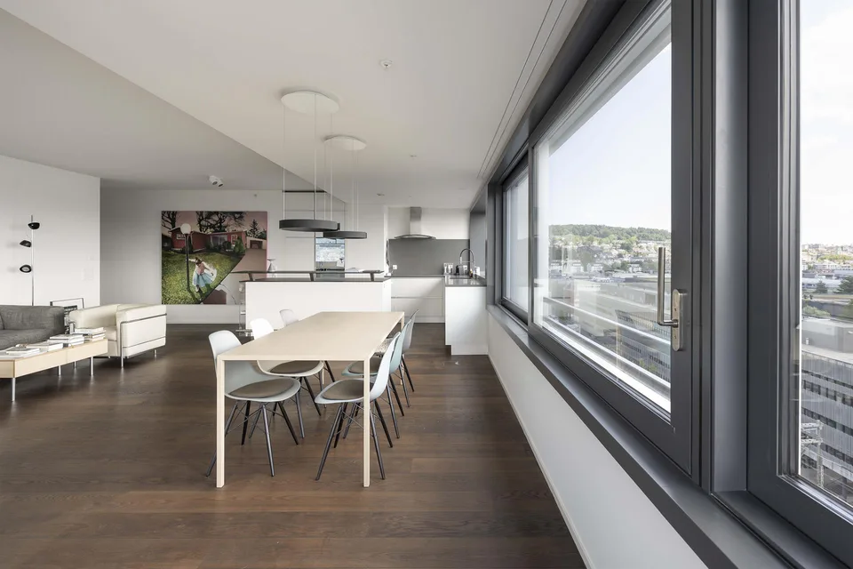 Exklusive 3.5-Zimmerwohnung im 12. Obergeschoss