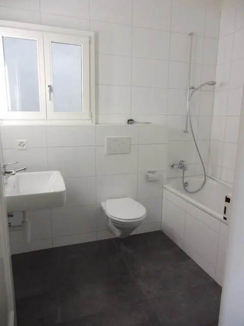 Great 4-room old building apartment in the popular Gundeli quarter