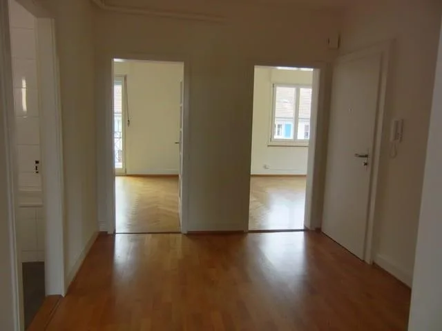 Great 4-room old building apartment in the popular Gundeli quarter
