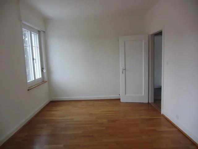 Great 4-room old building apartment in the popular Gundeli quarter