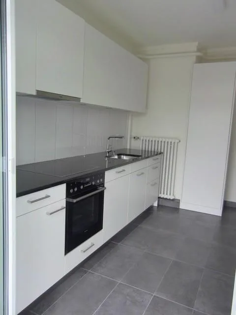 Great 4-room old building apartment in the popular Gundeli quarter