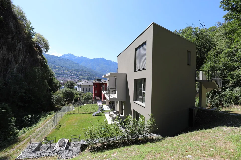Moderne 2-Zimmer-Neubauwohnung, ruhig gelegen mit Garten