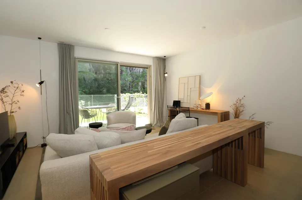 Moderne 2-Zimmer-Neubauwohnung, ruhig gelegen mit Garten