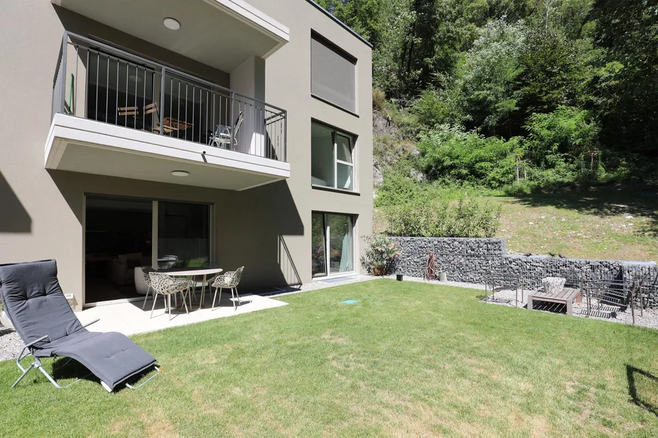 Moderne 2-Zimmer-Neubauwohnung, ruhig gelegen mit Garten
