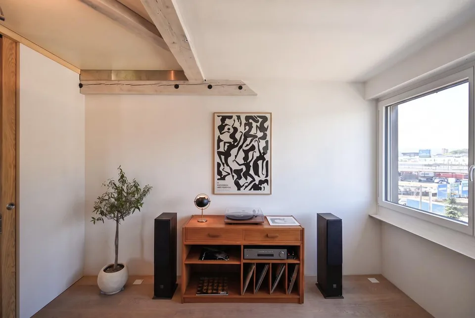 LUXURIÖSE DESIGNERWOHNUNG MIT PANORAMA-DACHTERRASSE UND KLIMAANLAGE