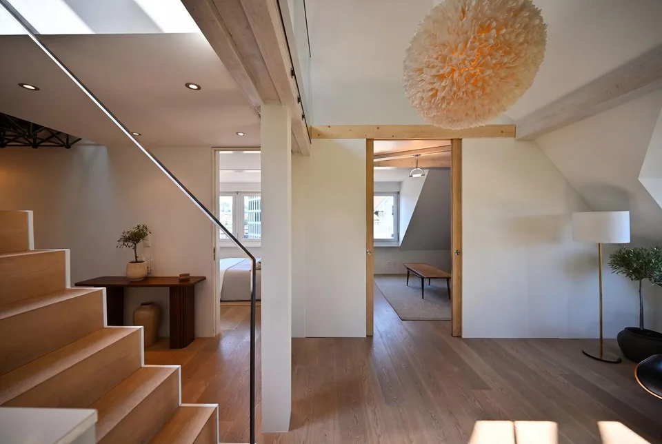 LUXURIÖSE DESIGNERWOHNUNG MIT PANORAMA-DACHTERRASSE UND KLIMAANLAGE