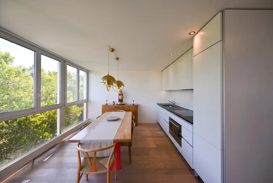 LUXURIÖSE DESIGNERWOHNUNG MIT PANORAMA-DACHTERRASSE UND KLIMAANLAGE