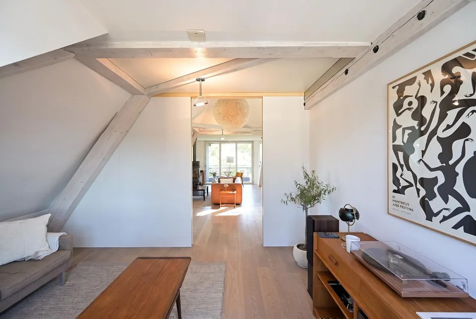 LUXURIÖSE DESIGNERWOHNUNG MIT PANORAMA-DACHTERRASSE UND KLIMAANLAGE