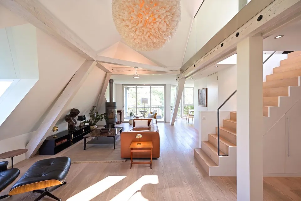 LUXURIÖSE DESIGNERWOHNUNG MIT PANORAMA-DACHTERRASSE UND KLIMAANLAGE