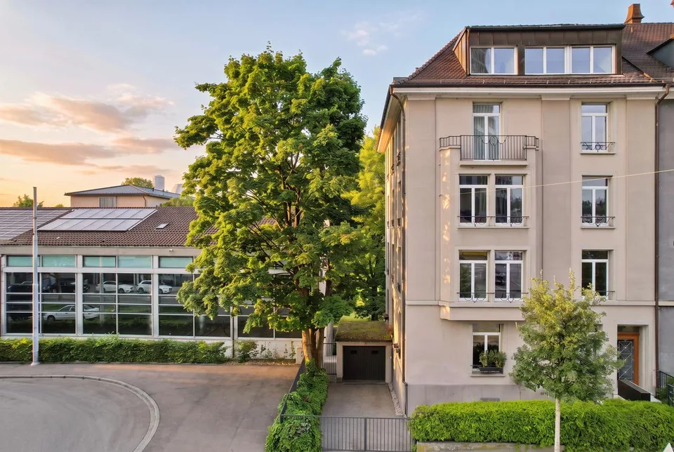 LUXURIÖSE DESIGNERWOHNUNG MIT PANORAMA-DACHTERRASSE UND KLIMAANLAGE