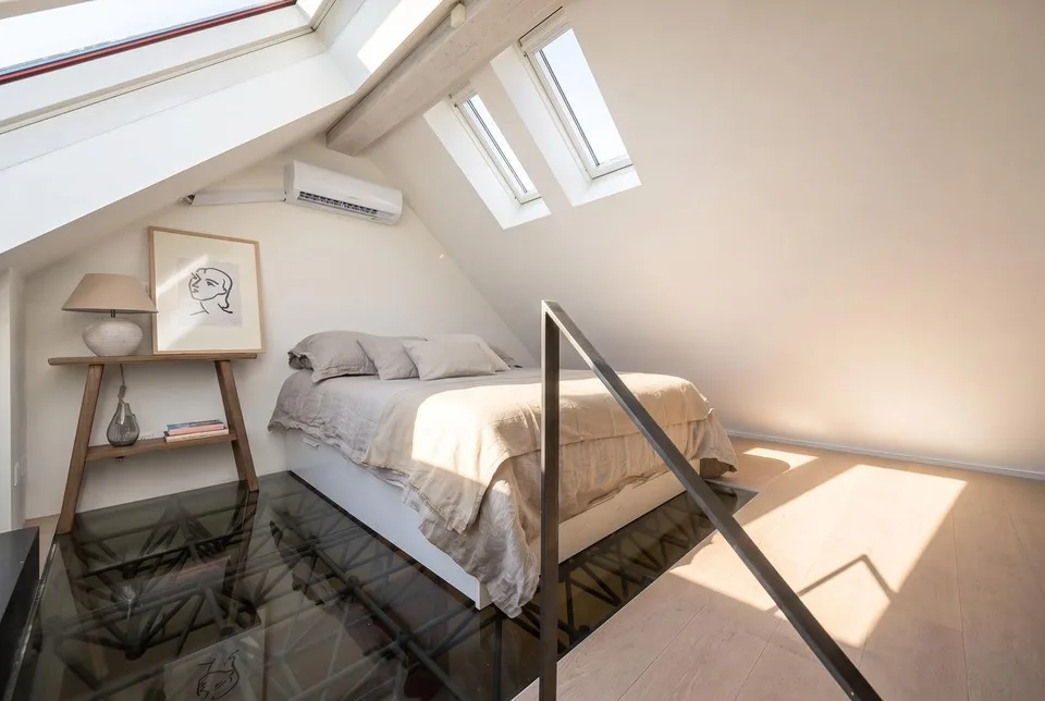 LUXURIÖSE DESIGNERWOHNUNG MIT PANORAMA-DACHTERRASSE UND KLIMAANLAGE