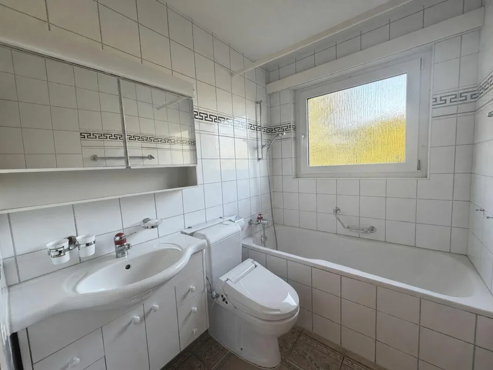 Freistehendes Einfamilienhaus mit Charme und Gartenparadies an attr...