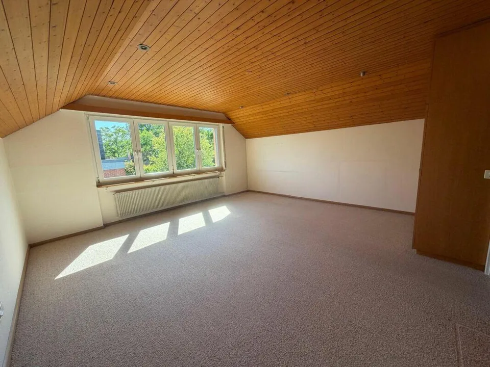 Freistehendes Einfamilienhaus mit Charme und Gartenparadies an attr...