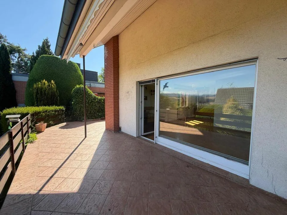 Freistehendes Einfamilienhaus mit Charme und Gartenparadies an attr...