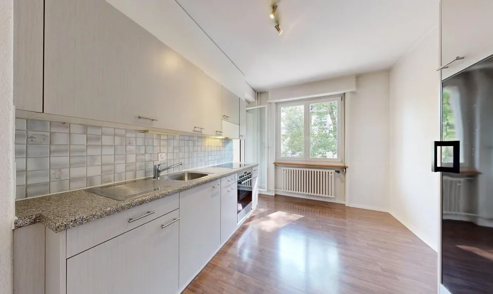 Charmante 2.5-Zimmer-Wohnung mit eigener Garage im Monbijou
