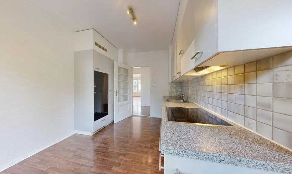 Charmante 2.5-Zimmer-Wohnung mit eigener Garage im Monbijou