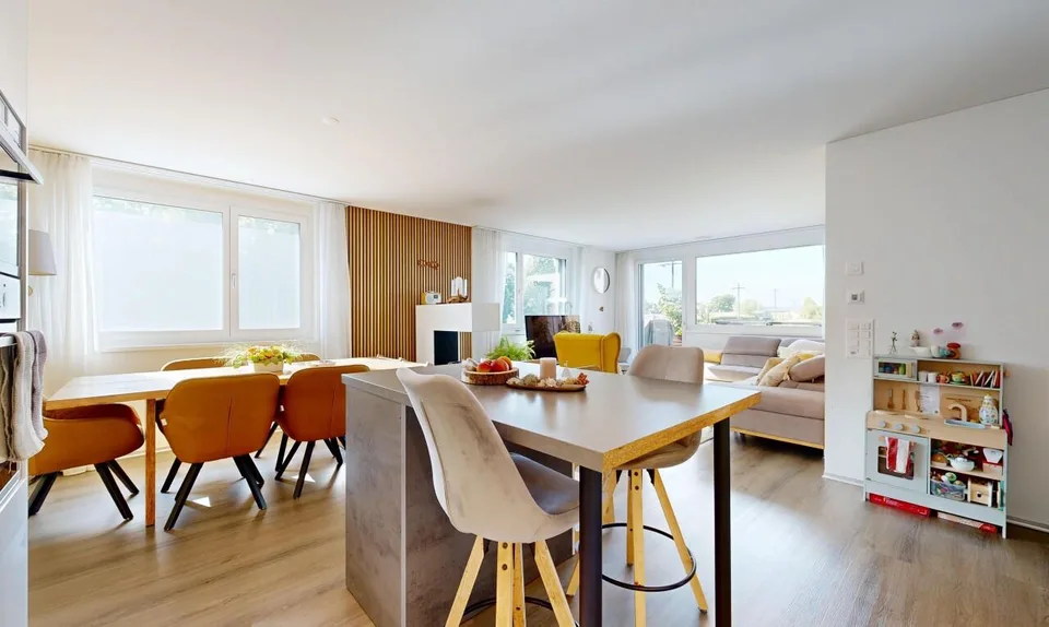 Moderne 4.5-Zimmer-Wohnung an der Bauzonengrenze