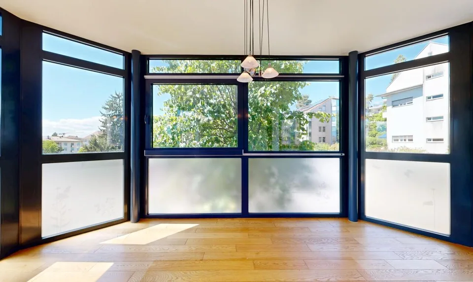 Appartement contemporain avec grande terrasse au cœur de Pully