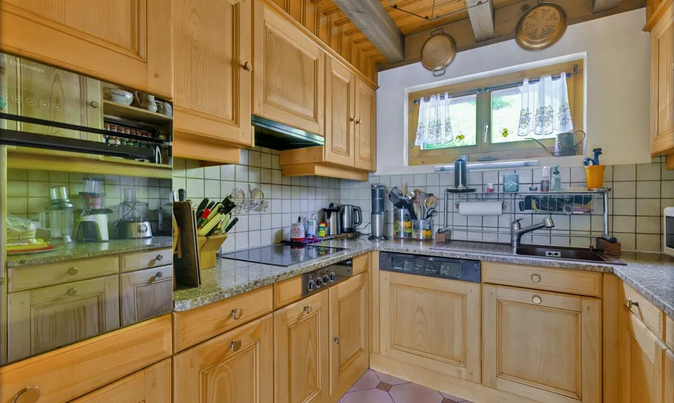 Exclusif: Grand chalet de trois chambres avec 2 garages