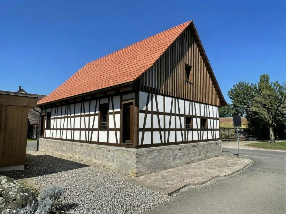 Neubau-Unikat: Modernes 4.5-Zimmer- Einfamilienhaus mit historische...