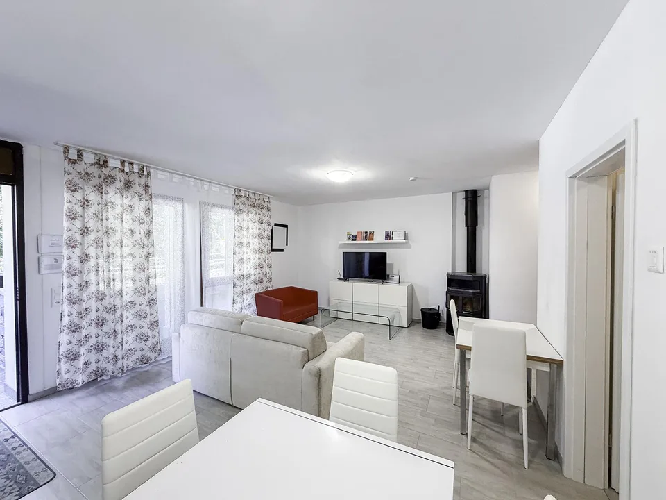 Casa con 4 appartamenti - Haus mit 4 Wohnungen