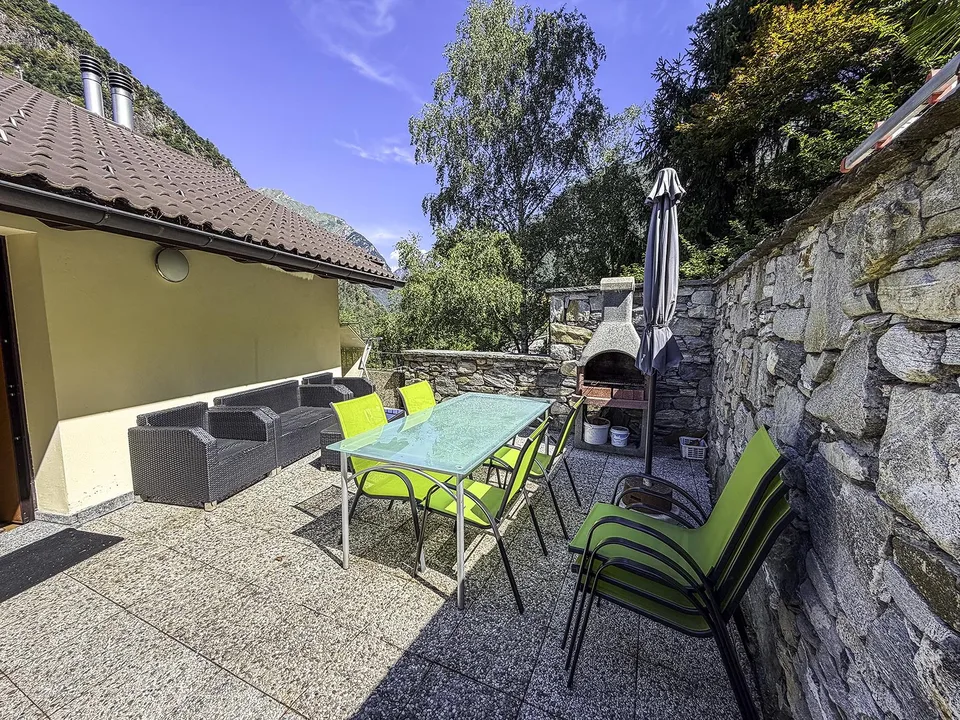Casa con 4 appartamenti - Haus mit 4 Wohnungen