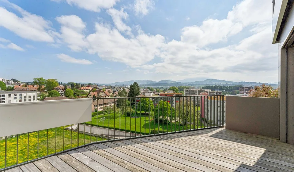Wohntraum mit Weitblick: 2.5-Zimmer-Wohnung mit Balkon