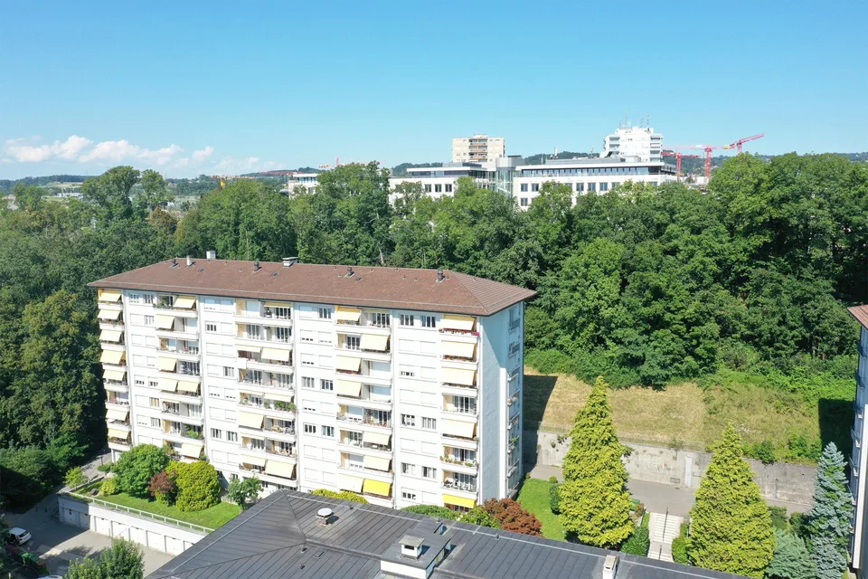 Nous louons une place de parc intérieure !
