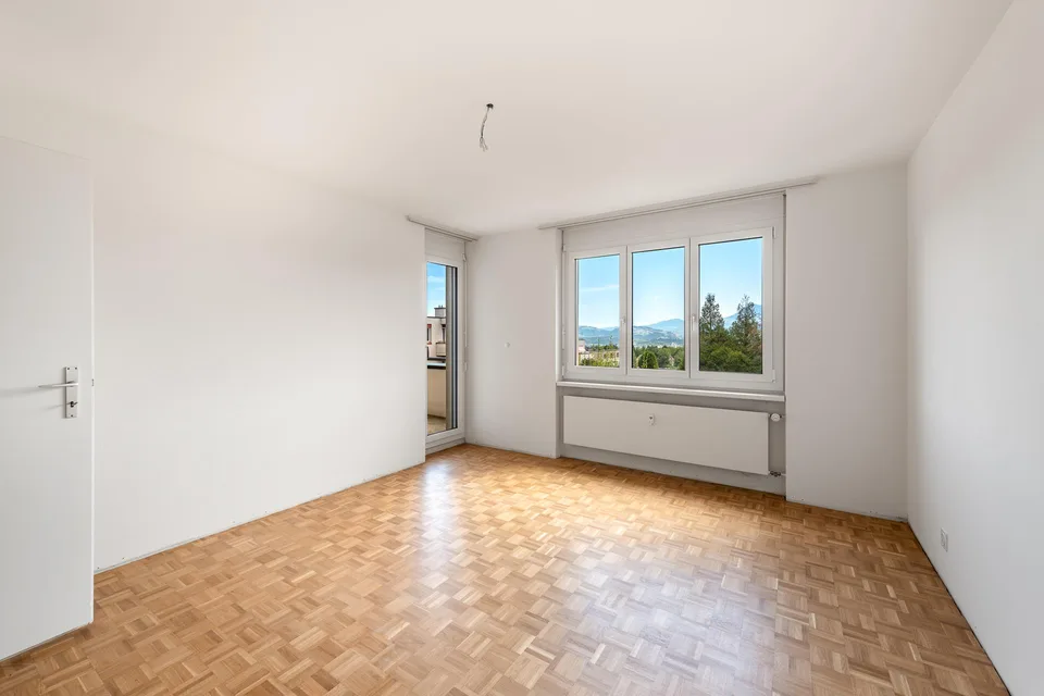 Modernes Wohnen mit Ausblick - sanierte 3.5-Zimmer-Maisonette.